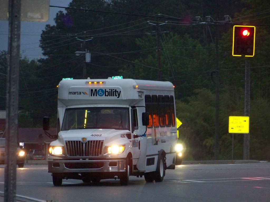 Picture of MARTA Mobility cross at a traffic light